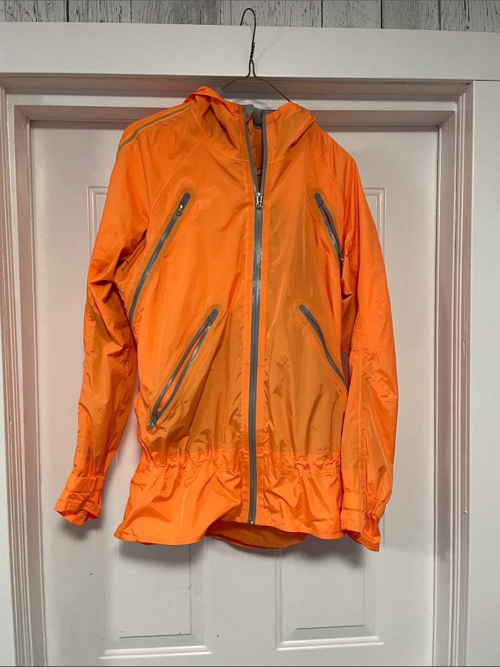 Lululemon Run: Make It Rain
Jacket
Creamsicle Pop